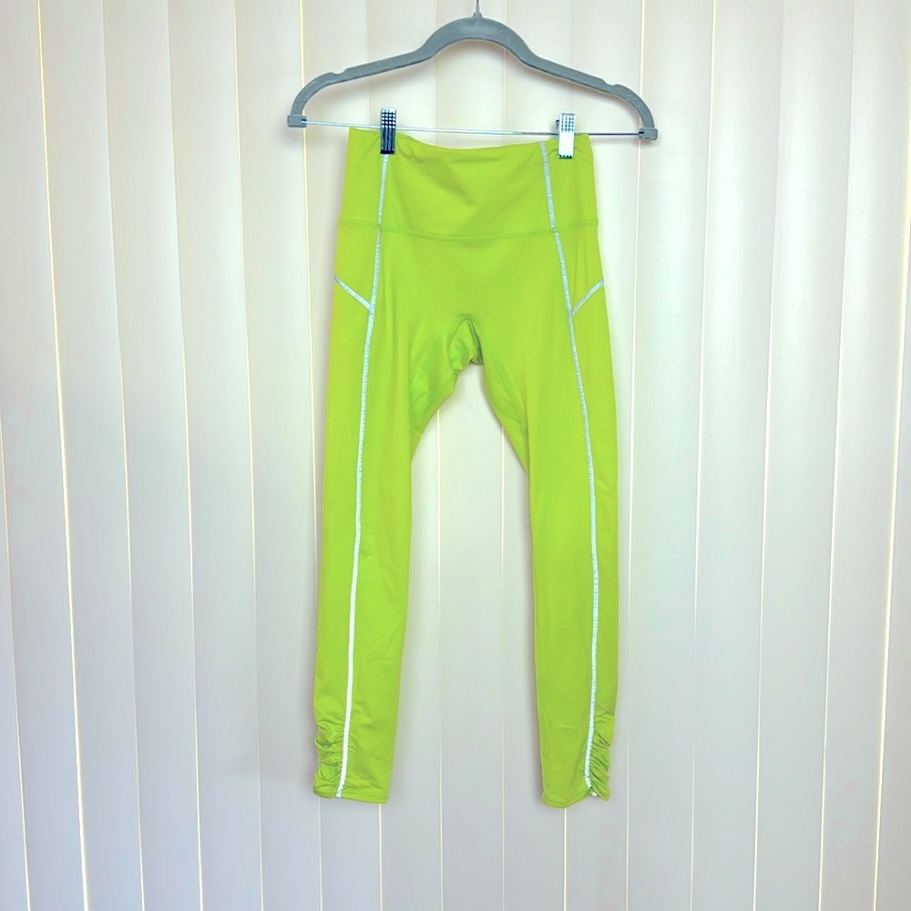 Free people Movement capri leggings Size XS